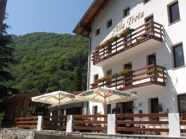 Albergo Alla Trota Pulfero Екстериор снимка